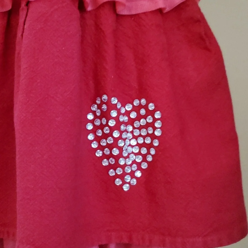 Red Heart Rhinestone Ruffle Apron - Picture 4 of 6